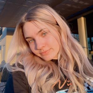 Meet your Posher, Claire